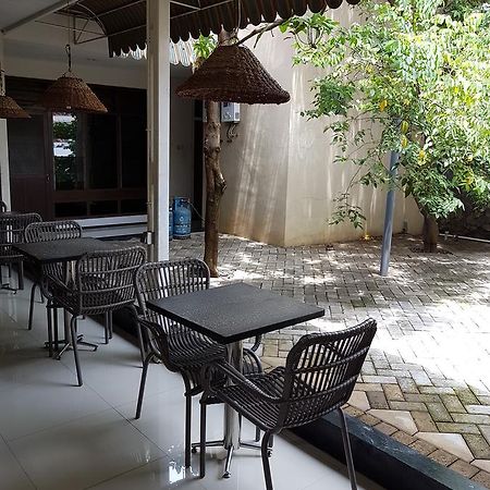 Krowi Inn สุราบายา ภายนอก รูปภาพ