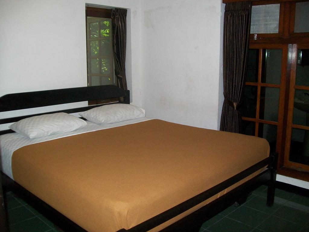 Krowi Inn สุราบายา ห้อง รูปภาพ