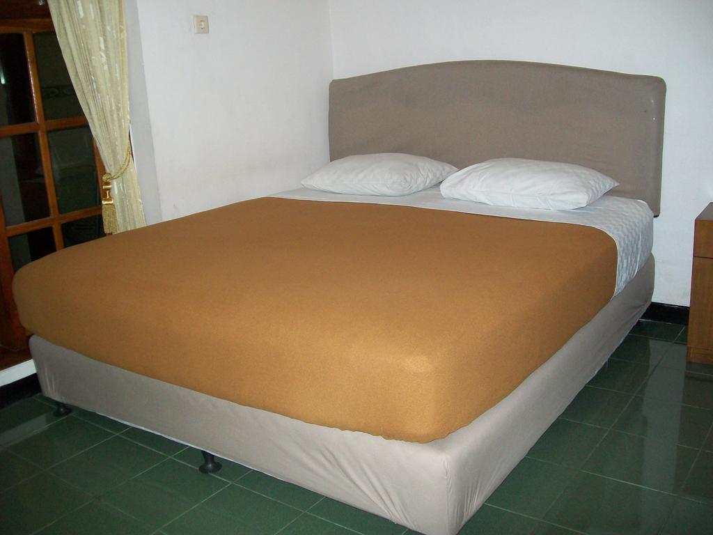Krowi Inn สุราบายา ห้อง รูปภาพ