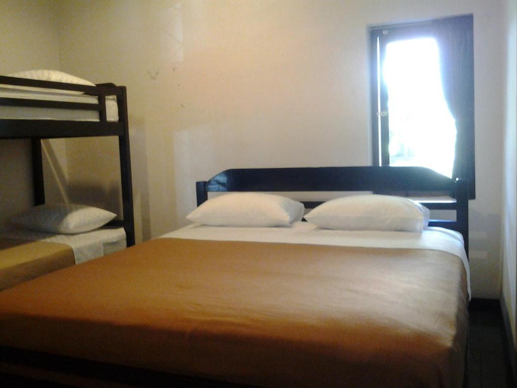 Krowi Inn สุราบายา ห้อง รูปภาพ