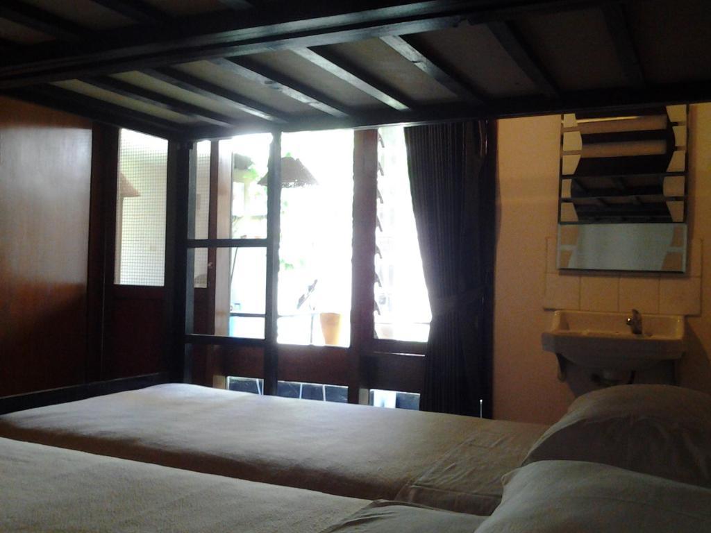 Krowi Inn สุราบายา ภายนอก รูปภาพ