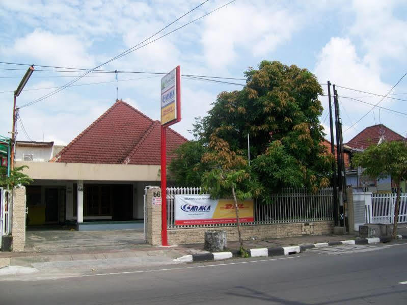 Krowi Inn สุราบายา ภายนอก รูปภาพ