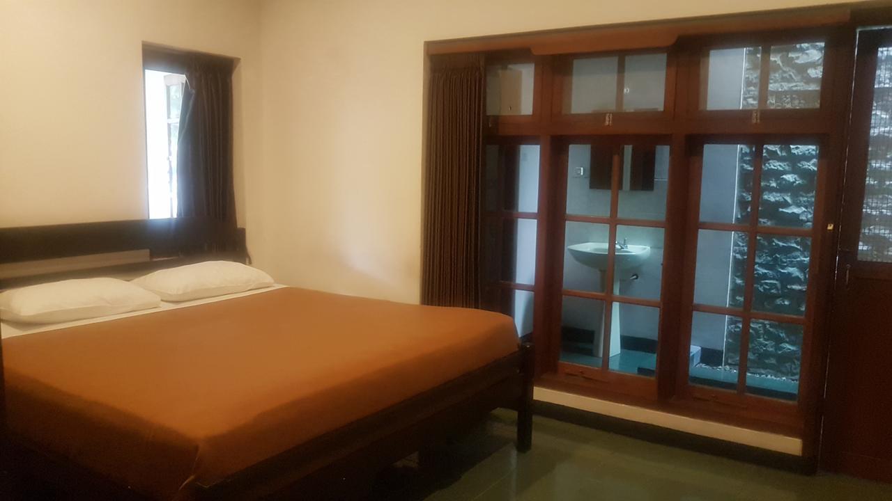 Krowi Inn สุราบายา ภายนอก รูปภาพ