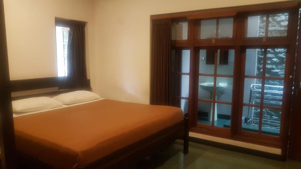 Krowi Inn สุราบายา ภายนอก รูปภาพ