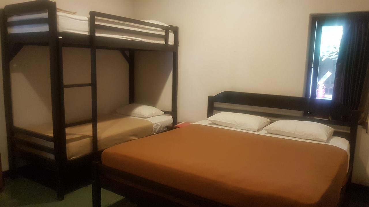 Krowi Inn สุราบายา ภายนอก รูปภาพ